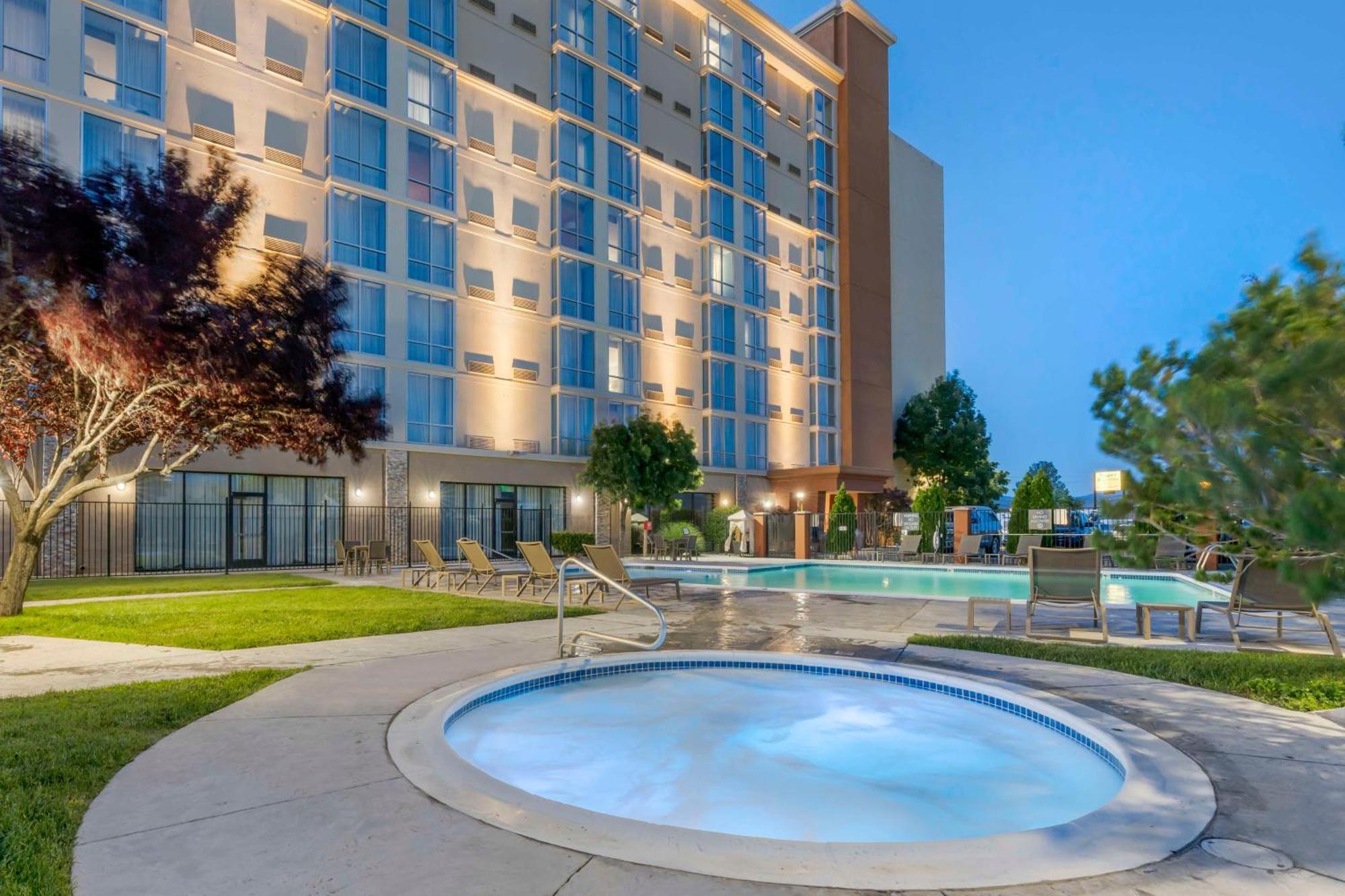 Best Western Plus Sparks-Reno Hotel Exterior photo